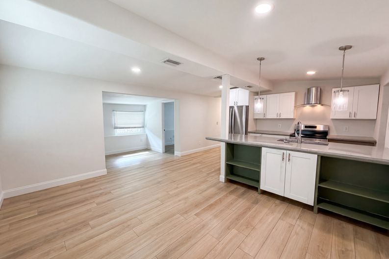 Photo 6 of 22 of 2905 E Chelsea St, Tampa, FL