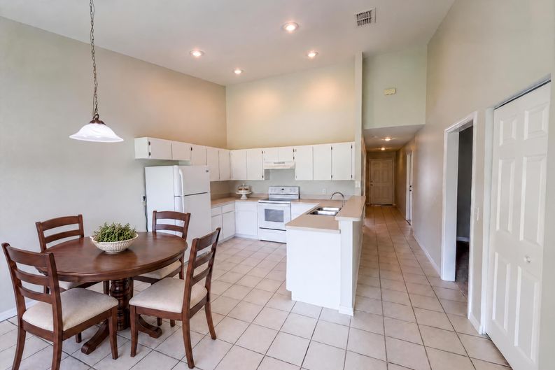 Photo 6 of 27 of 37209 Grassy Hill Ln, Dade City, FL