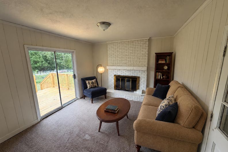 Photo 3 of 20 of 140 Joyce Dr, Winston Salem, NC
