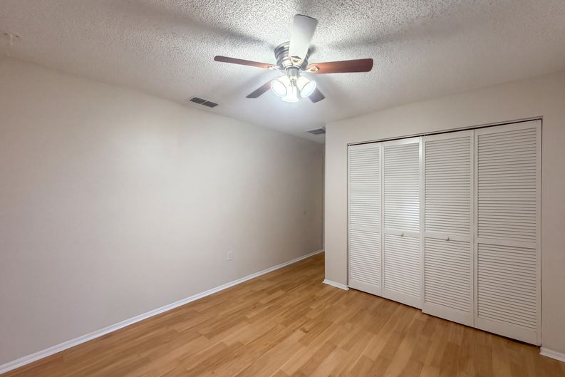 Photo 19 of 32 of 12054 Joe Herrmann Dr, San Antonio, FL