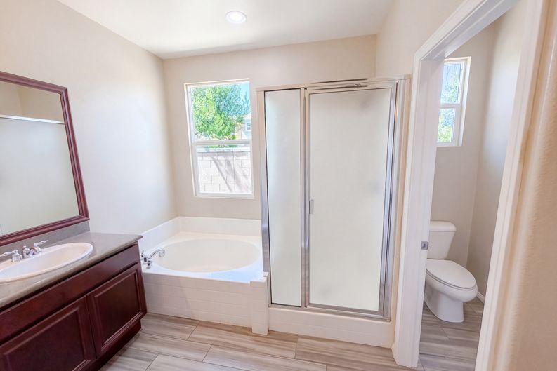 Photo 13 of 24 of 3136 Hibiscus Pt, Hemet, CA