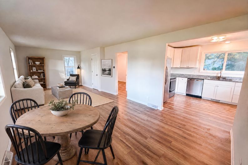 Photo 3 of 25 of 2084 Hillview Rd, Mounds View, MN
