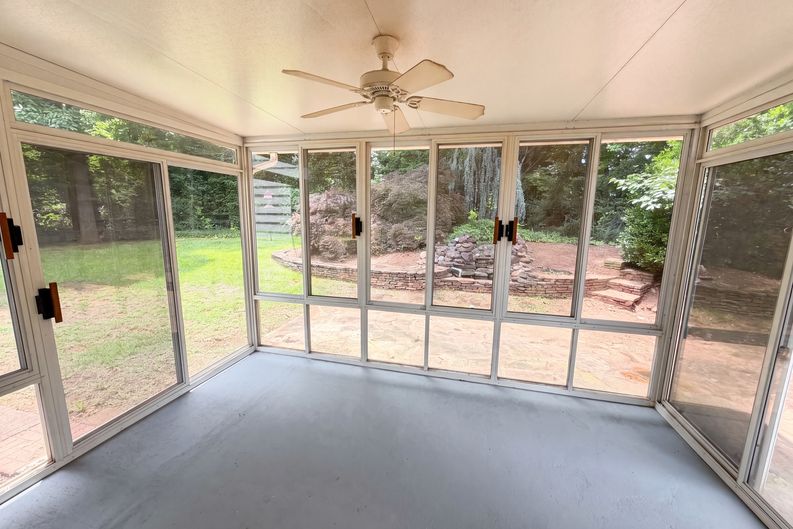 Photo 18 of 20 of 158 Colemans Bluff Dr, Woodstock, GA