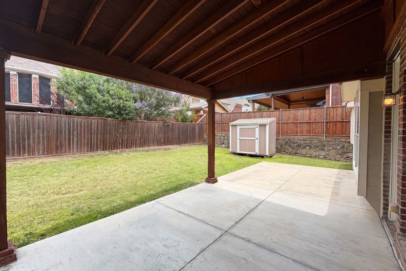 Photo 28 of 32 of 10330 Sandbar Dr, Irving, TX