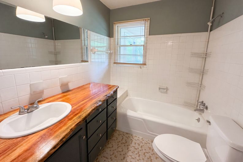 Photo 17 of 23 of 6456 Yorkshire Dr, Columbia, SC