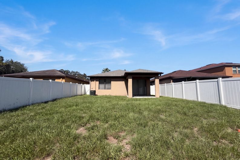Photo 43 of 47 of 1416 Hickory View Cir, Parrish, FL