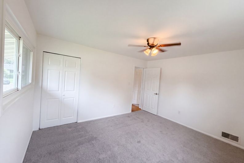Photo 23 of 32 of 13512 Fitzhugh Ln, Woodbridge, VA