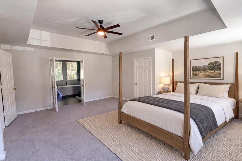 Photo 4 of 23 of 6226 Dumont Ln, Charlotte, NC