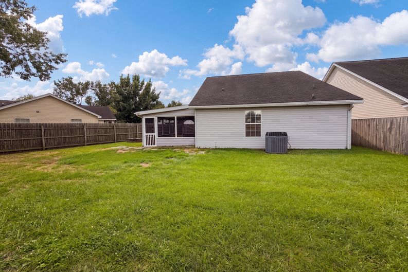 Photo 16 of 18 of 293 Hastings Dr, Goose Creek, SC