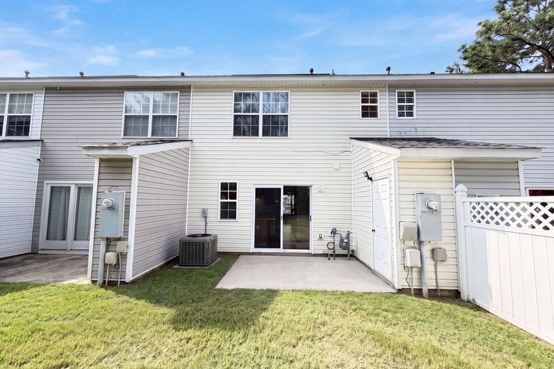 Photo 5 of 18 of 14205 Tranters Creek Ln, Charlotte, NC