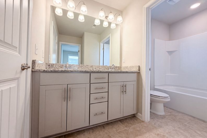 Photo 7 of 21 of 415 Prestige Ct, Pleasant View, TN