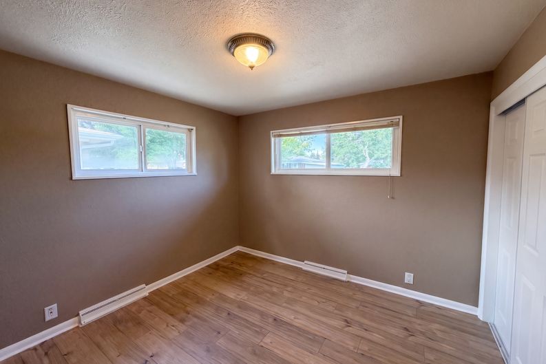 Photo 11 of 29 of 3352 W Aksarben Ave, Littleton, CO