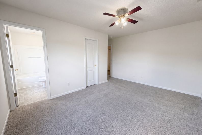 Photo 4 of 17 of 210 Congaree River Dr, Summerville, SC