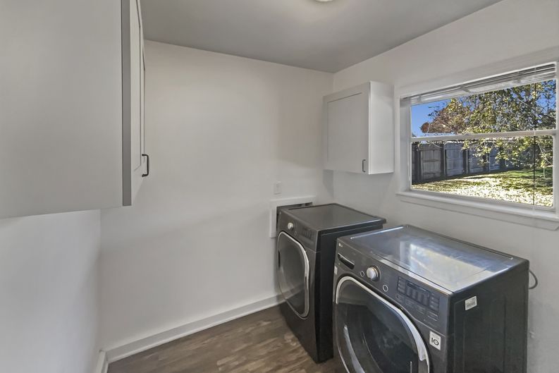 Photo 10 of 18 of 1105 E 17th St, Georgetown, TX