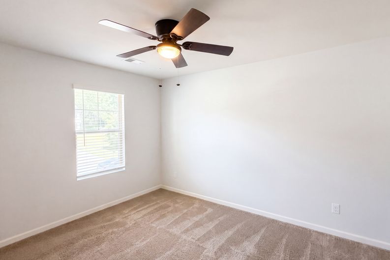 Photo 13 of 33 of 1300 Mills Cove Dr, Covington, GA