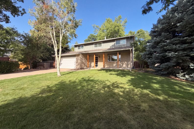 Photo 4 of 43 of 7447 S Ames Ct, Littleton, CO