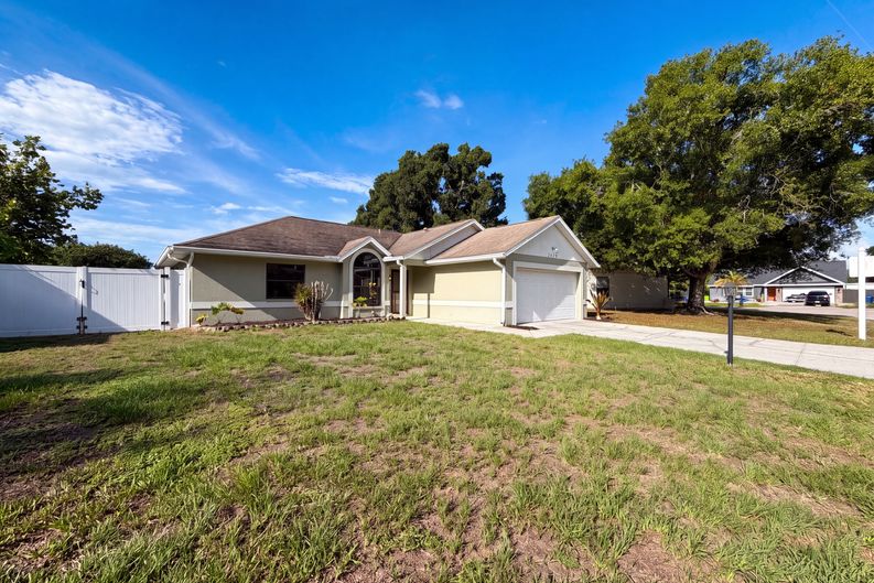 Photo 22 of 27 of 3430 55th Dr E, Bradenton, FL