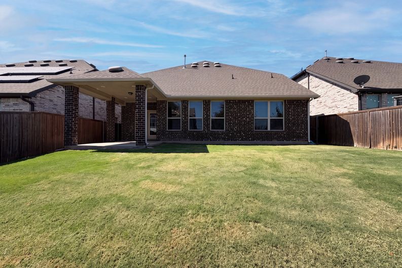 Photo 4 of 21 of 5904 Saddle Pack Dr, Fort Worth, TX