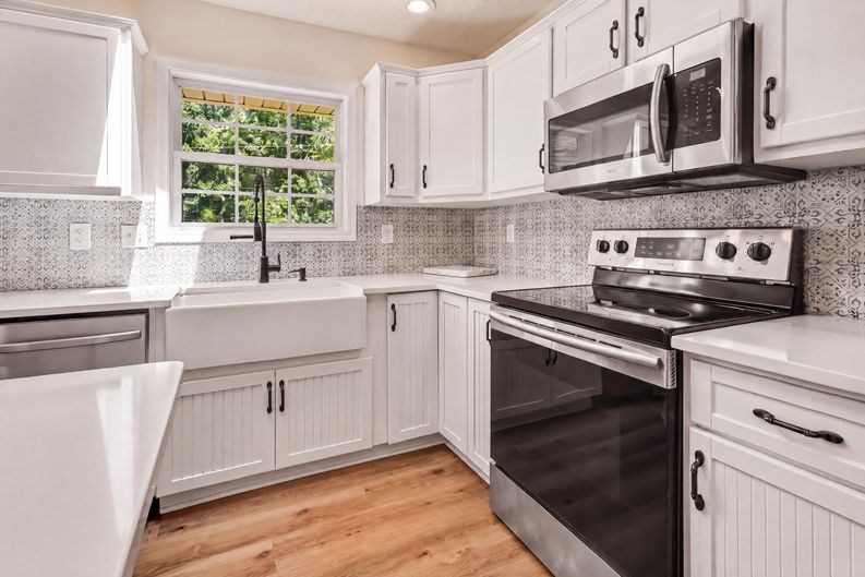 Photo 3 of 20 of 7 Firestone Ct, Etowah, NC