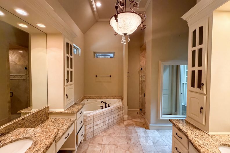 Photo 18 of 33 of 6113 Rock Dove Cir, Colleyville, TX