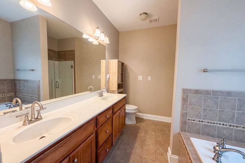 Photo 16 of 28 of 2983 Boulder Walk Ct SE, Atlanta, GA