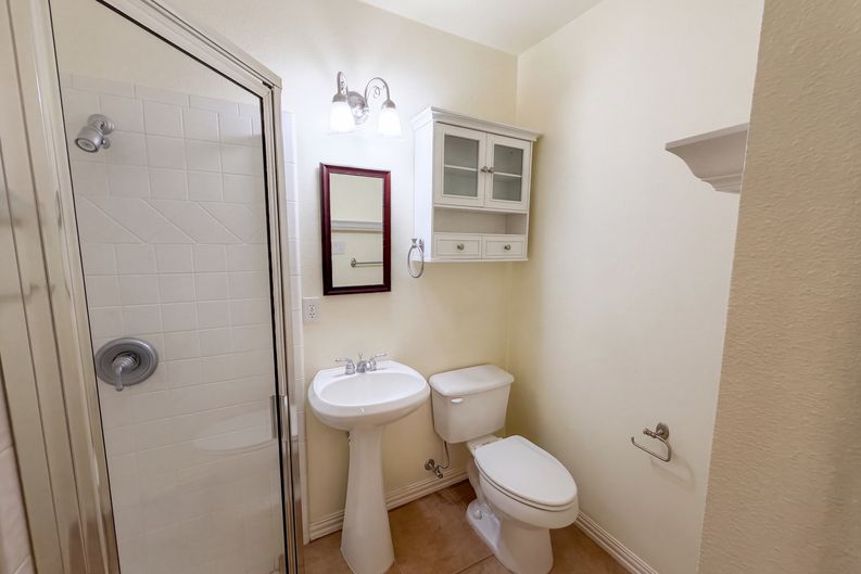 Photo 18 of 22 of 2836 S Lakeview Dr, Cedar Hill, TX