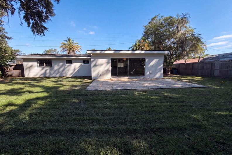 Photo 6 of 22 of 4040 Sierra Madre Dr S, Jacksonville, FL