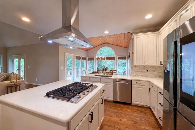 Photo 24 of 34 of 2299 Camden Dr SW, Marietta, GA