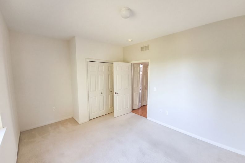 Photo 12 of 24 of 5151 Parsley Dr, Shelby Township, MI