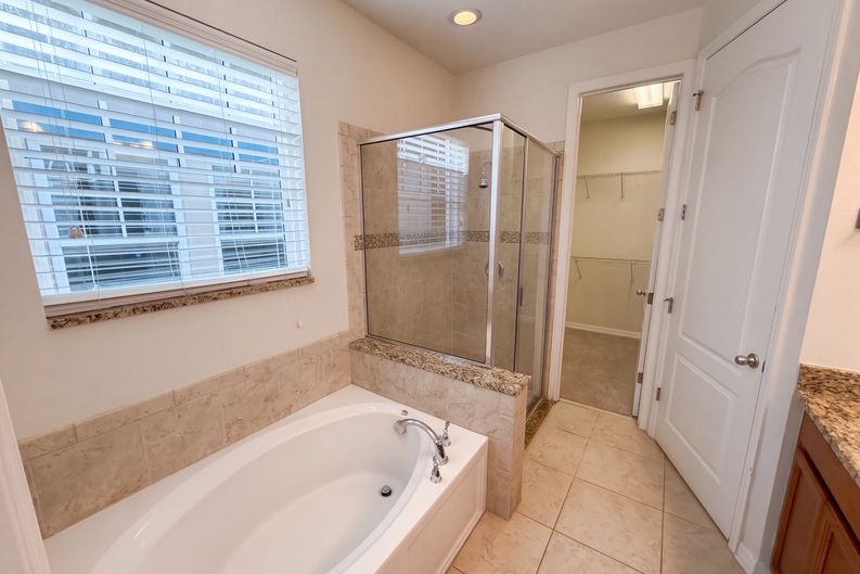 Photo 23 of 39 of 8231 Laureate Blvd, Orlando, FL