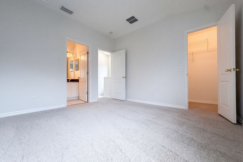 Photo 4 of 20 of 16315 Swan View Cir, Odessa, FL
