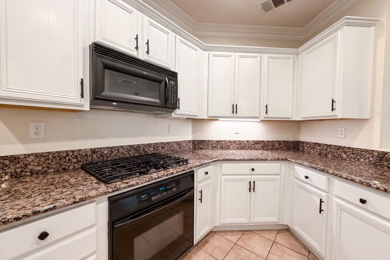Photo 11 of 26 of 29202 Cowboy Ct, Valencia, CA