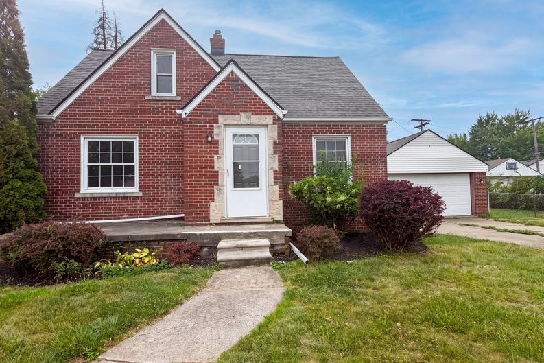 Photo 17 of 20 of 17590 Eastland St, Roseville, MI