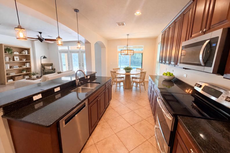 Photo 15 of 46 of 280 Chandler Cir, Oviedo, FL