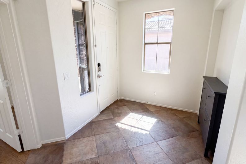 Photo 8 of 40 of 2513 W Florentine Rd, Phoenix, AZ