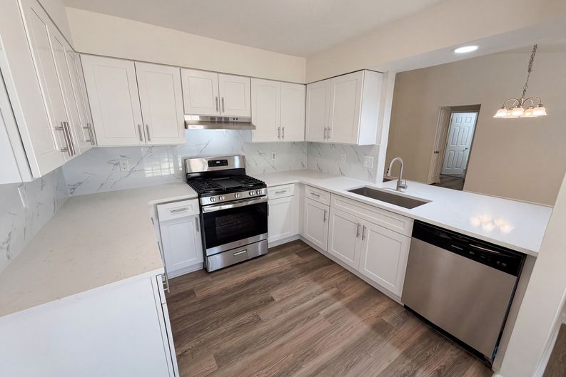 Photo 8 of 18 of 5003 Henson Dr SW, Mableton, GA