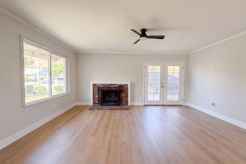 Photo 7 of 25 of 14602 Rosecourt Dr, Canyon Country, CA