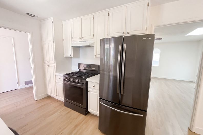 Photo 10 of 30 of 5313 Fernwood Way, Sacramento, CA