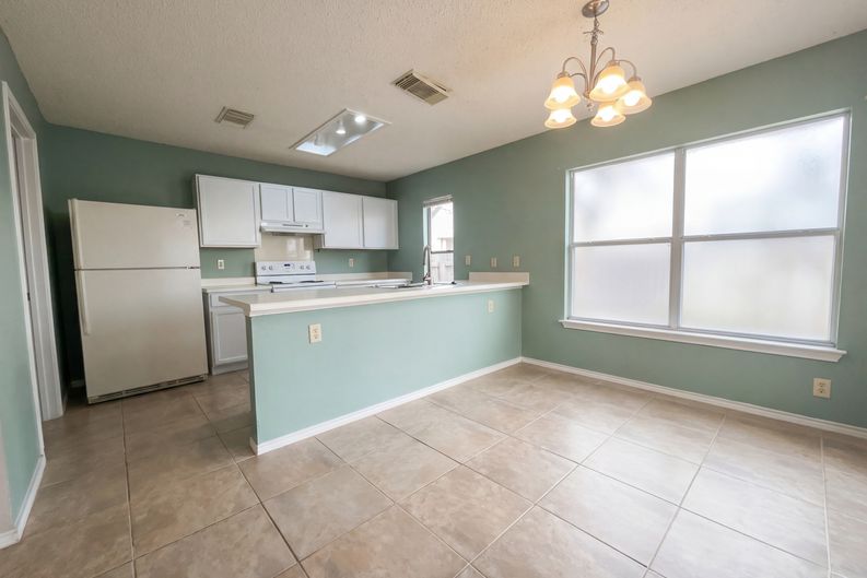 Photo 9 of 17 of 5215 Kenton Stone, San Antonio, TX
