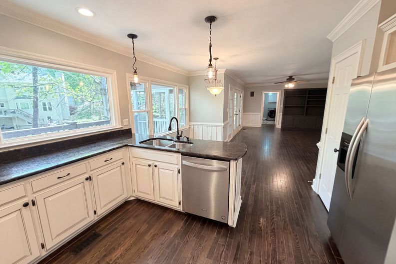 Photo 19 of 58 of 984 Forest Pond Ct, Marietta, GA