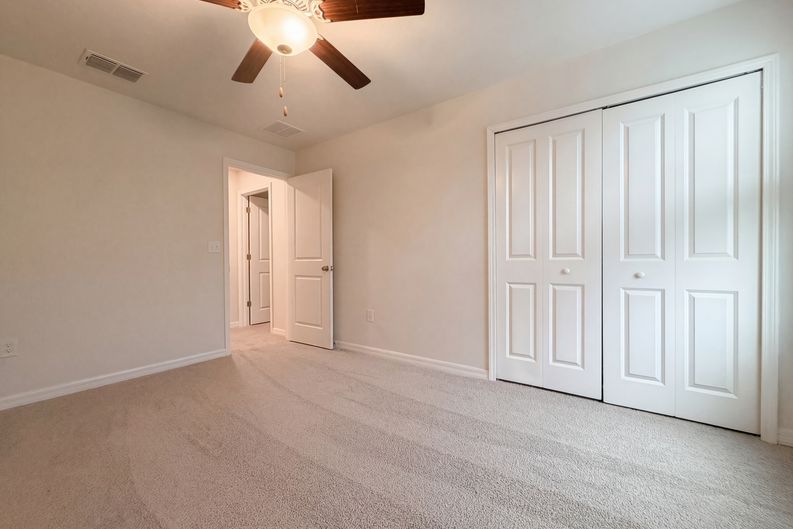 Photo 35 of 42 of 11849 Blackeyed Susan Dr, Riverview, FL