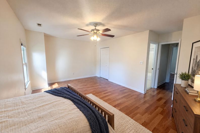 Photo 4 of 15 of 5621 Split Oak Way, Raleigh, NC