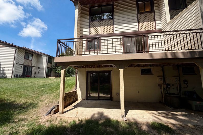 Photo 5 of 21 of 13637 Heather Hills Dr, Burnsville, MN