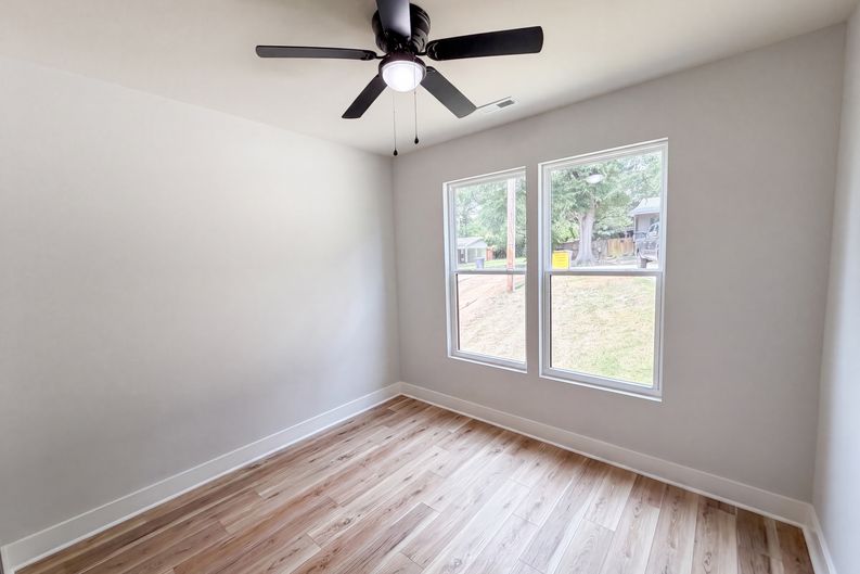 Photo 9 of 20 of 490 E 22nd St, Kannapolis, NC