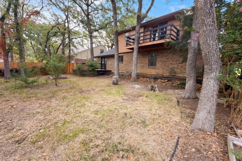Photo 5 of 16 of 4717 Burning Springs Dr, Arlington, TX