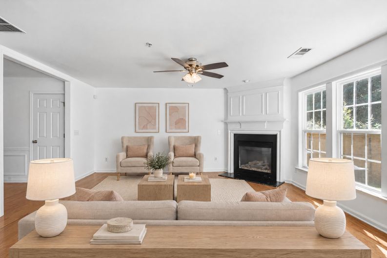 Photo 9 of 29 of 313 Balaban Cir, Woodstock, GA