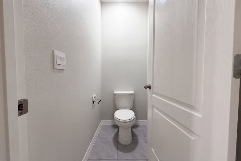 Photo 14 of 25 of 2112 Elio Ridge Dr, Zellwood, FL