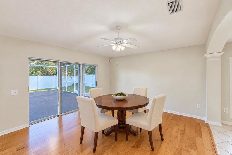 Photo 3 of 37 of 30447 Iverson Dr, Wesley Chapel, FL