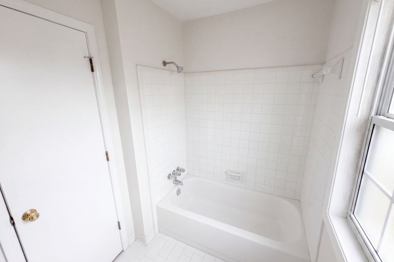 Photo 11 of 30 of 2119 Crystal Lake Dr, Lawrenceville, GA