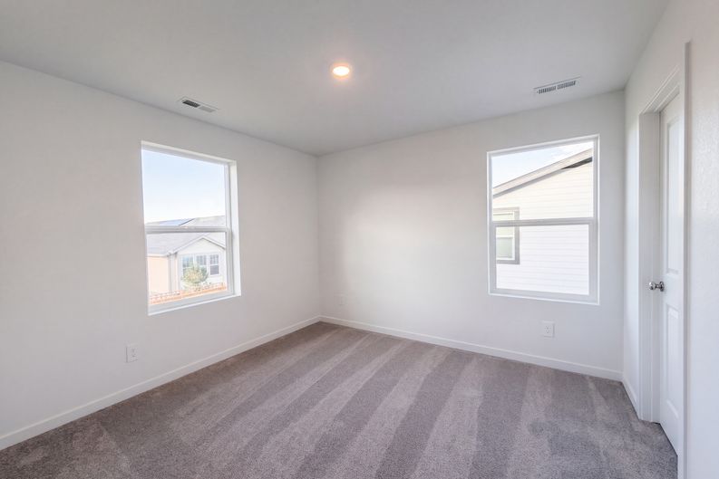 Photo 15 of 18 of 4043 Shirley Dr, Johnstown, CO